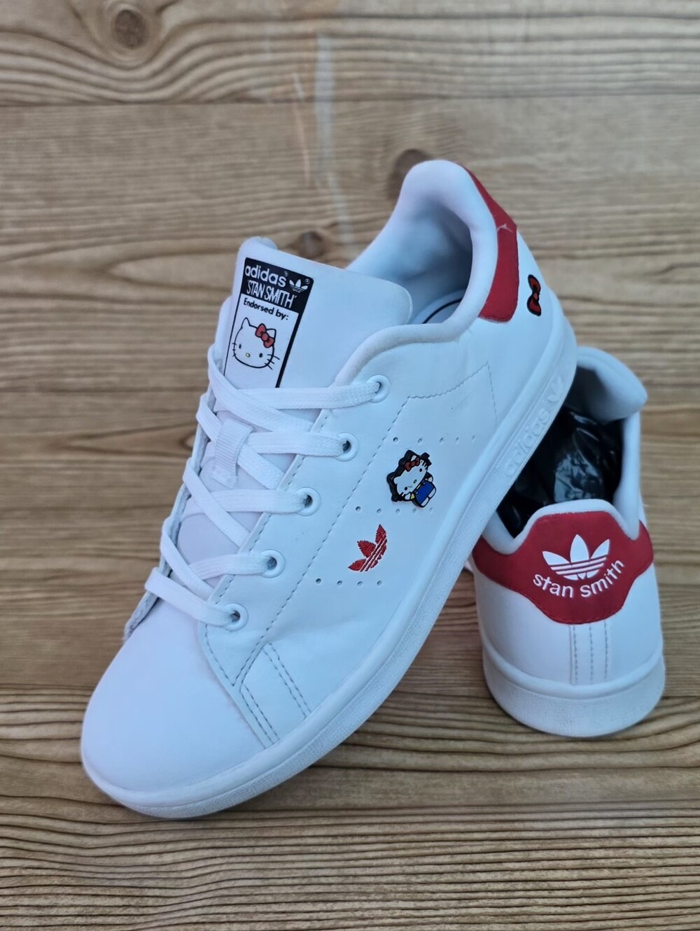 Adidas x HELLO KITTY Stan Smith